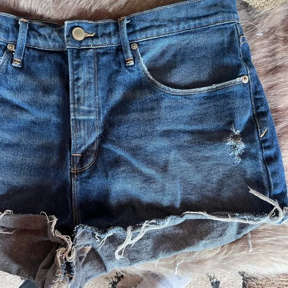 Good American shorts - Picture 3 of 11